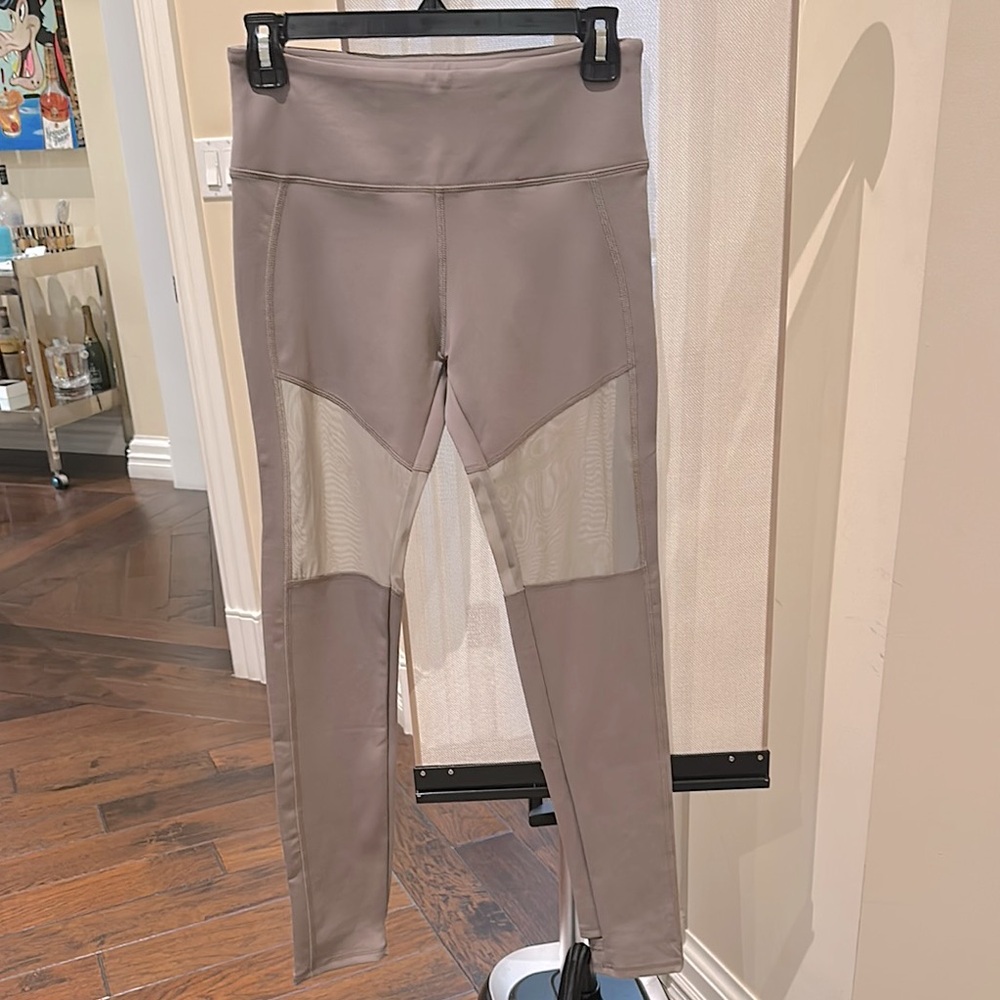 NWOT! Varley Leggings with Mesh Panels